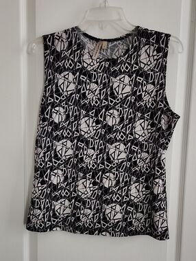 Susan Lawrence Black and White Graphic Sleeveless Tank
